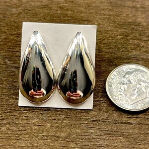 925 Silver Flat Rain Tear Drop Stud Earrings * NEW